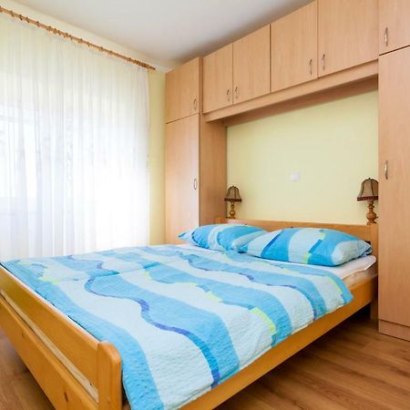 Holiday Apartment Ivica Milohnici Exteriör bild