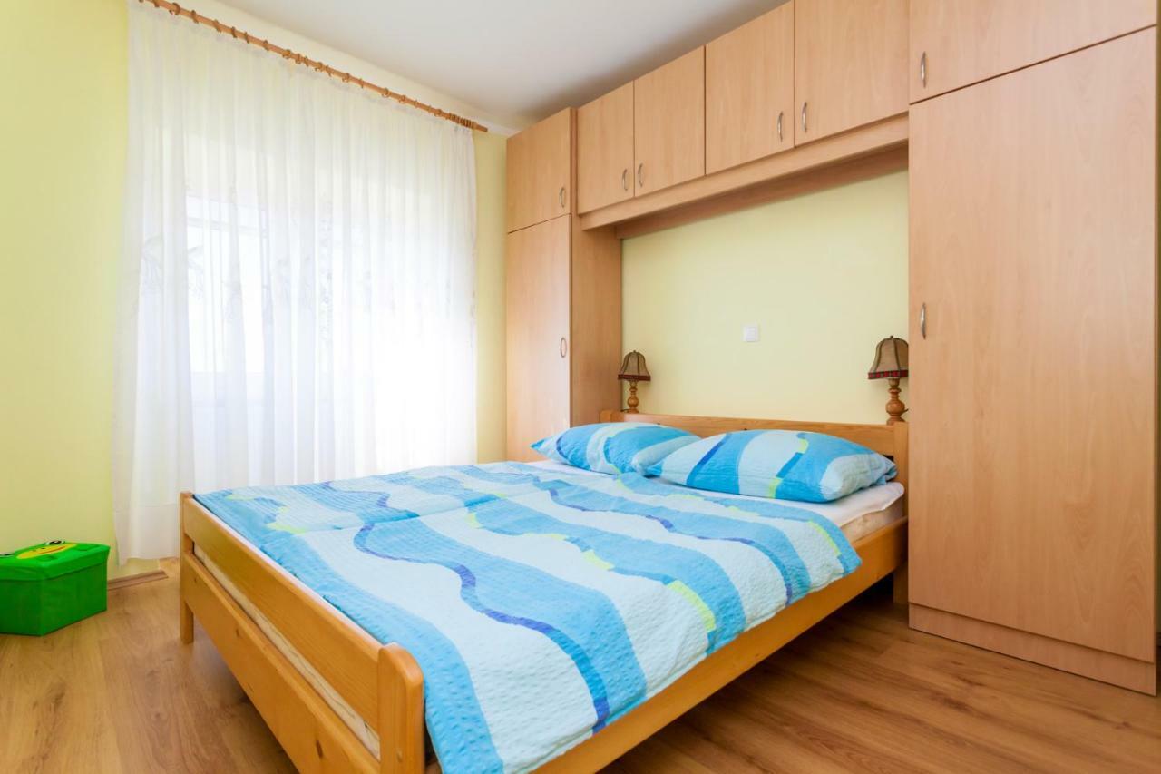 Holiday Apartment Ivica Milohnici Exteriör bild
