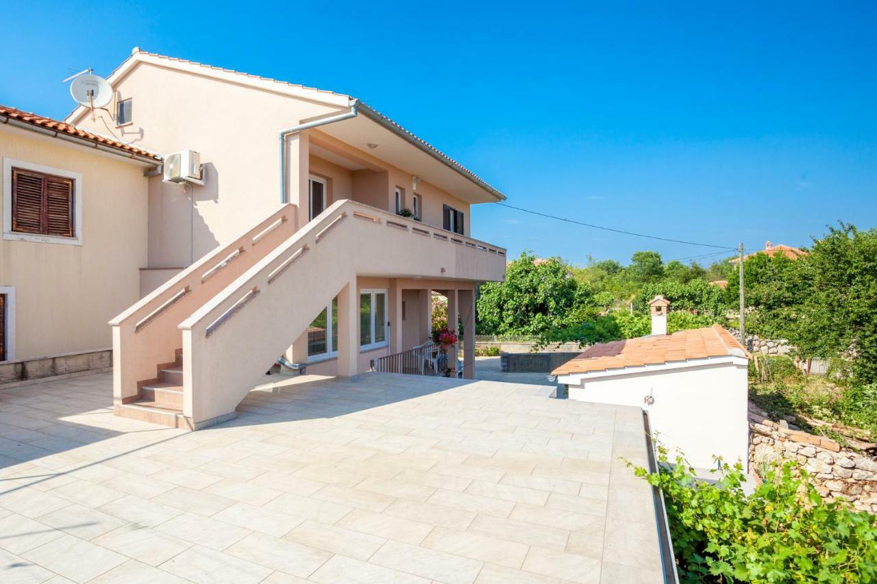 Holiday Apartment Ivica Milohnici Exteriör bild